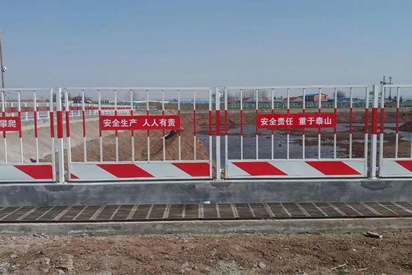 臨（lín）邊防（fáng）護欄杆：安全之牆，守護施工現場（chǎng）的生命線